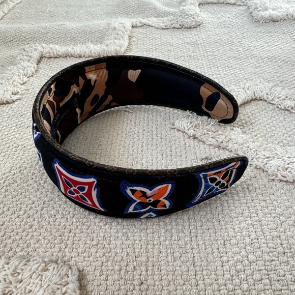 Louis Vuitton Headband - Picture 5 of 11